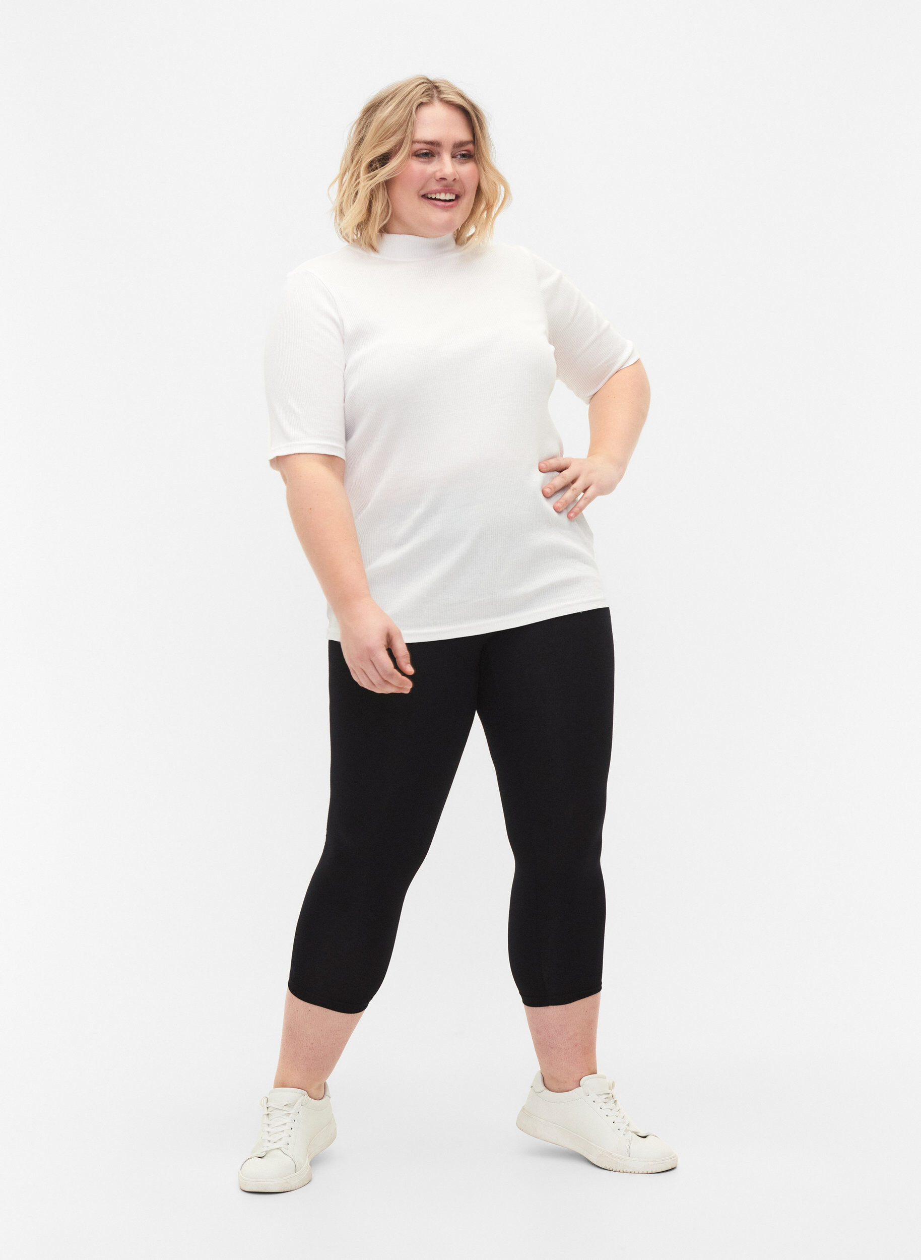 ZizziBasic 3/4 legging in viscose, Zwart, Model image number 1