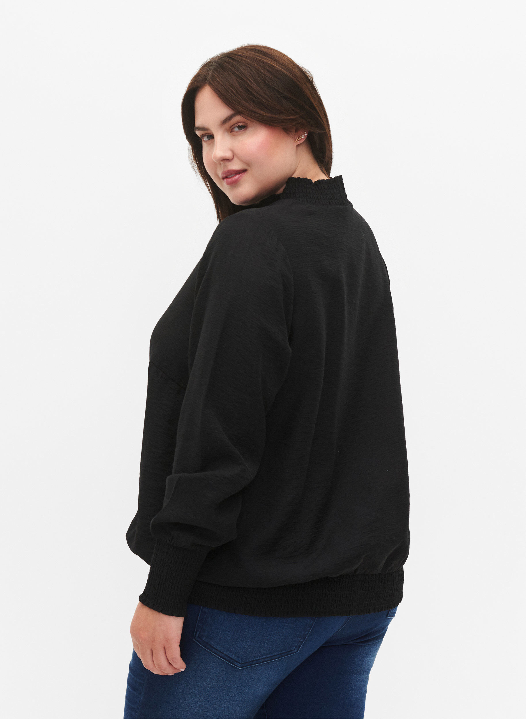 Zizzi Blouse en viscose avec smock, Black, Model image number 1