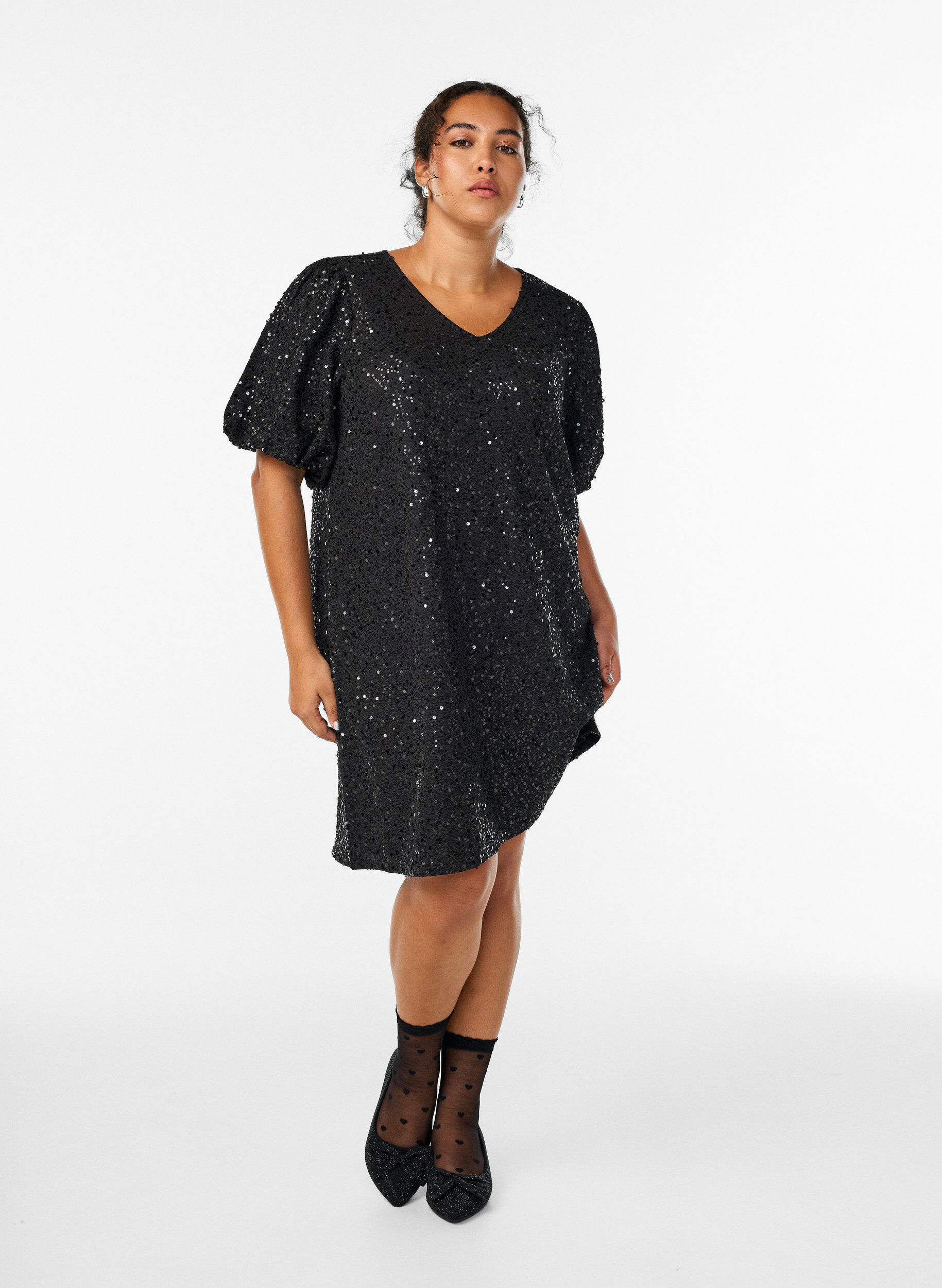 Zizzi Robe courte &agrave; sequins &agrave; manches bouffantes, Noir, Model image number 1