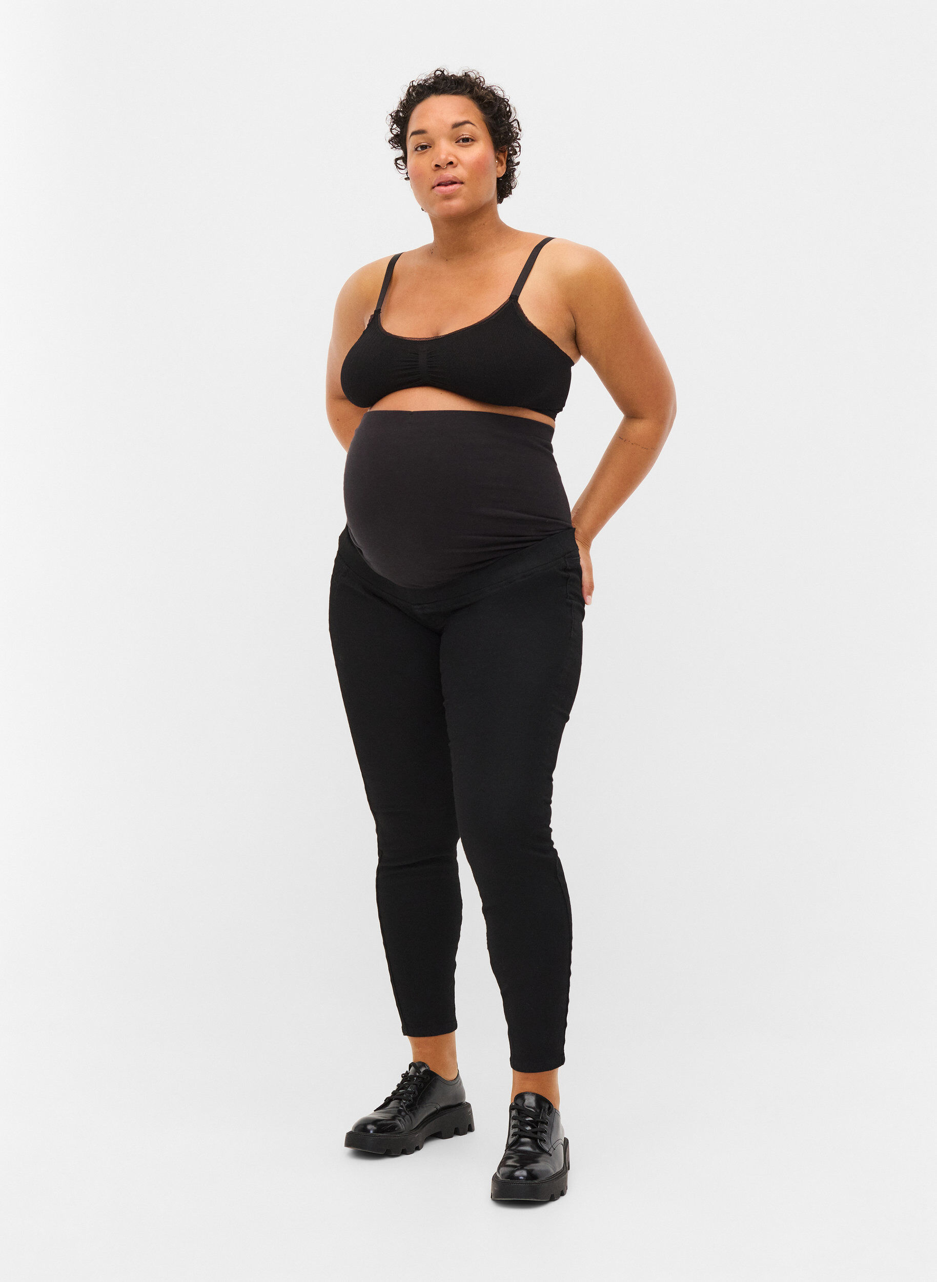 ZizziZwangerschapsjegging met achterzakken, Black, Model image number 0