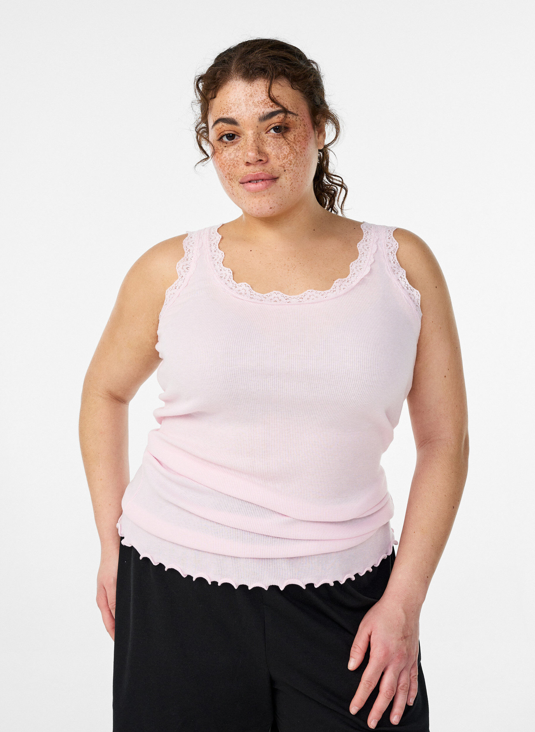 Top met kanten afwerking, Roze, Model