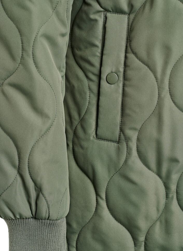 Halflange gewatteerde jas met capuchon, Groen, Packshot image number 3