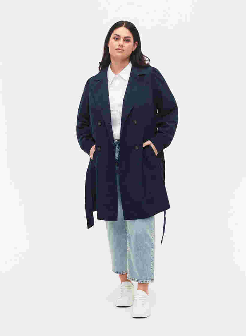Trench-coat avec ceinture et poches, Navy Blazer, Model image number 2