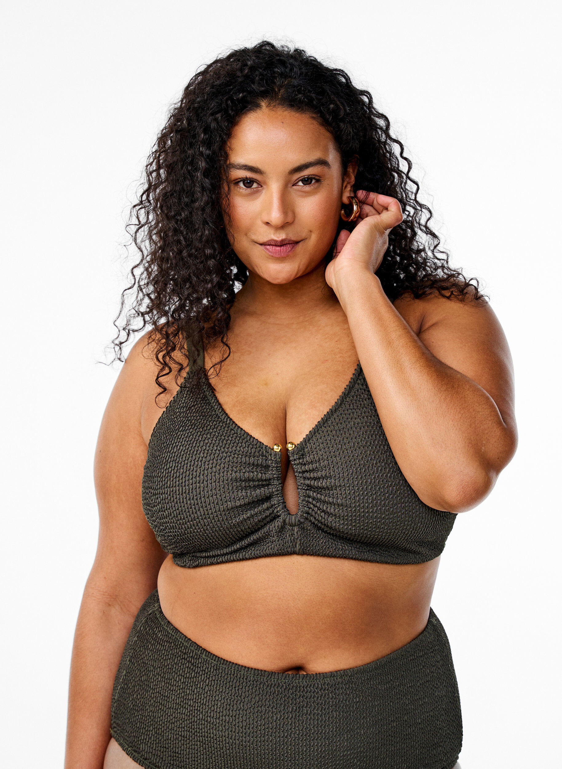 ZizziBikinitop met textuur en een elegant detail, Groen, Model image number 0