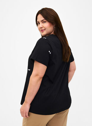 T-shirt en coton biologique avec des cœurs, Black W. Bow Emb. , Model image number 1