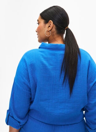 Chemise avec col en mousseline de coton, Victoria blue, Model image number 1