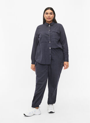 Pantalon cargo en coton rayé, Dark Blue Stripe, Model image number 0