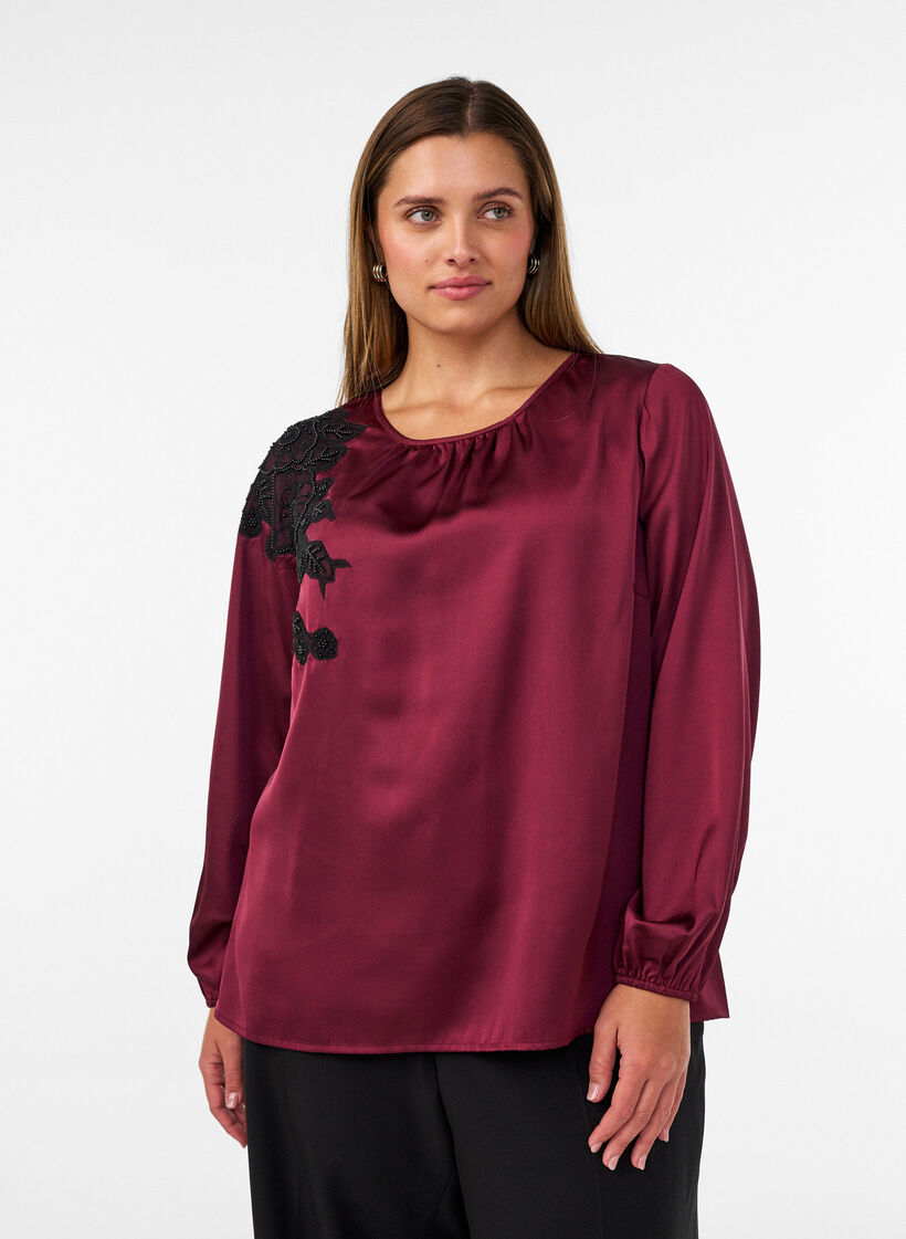 Blouse en satin avec appliqu&eacute; en dentelle et perles, Bordeaux, Model image number 0