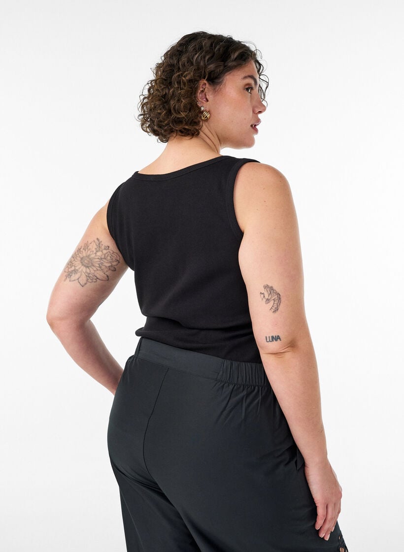 Haut ajust&eacute; avec motif, Noir, Model image number 2