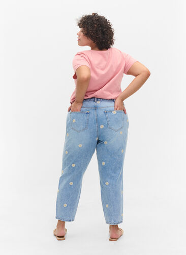 Mille mom fit jeans met bloemenborduursel, Light Blue w. Flower, Model image number 0