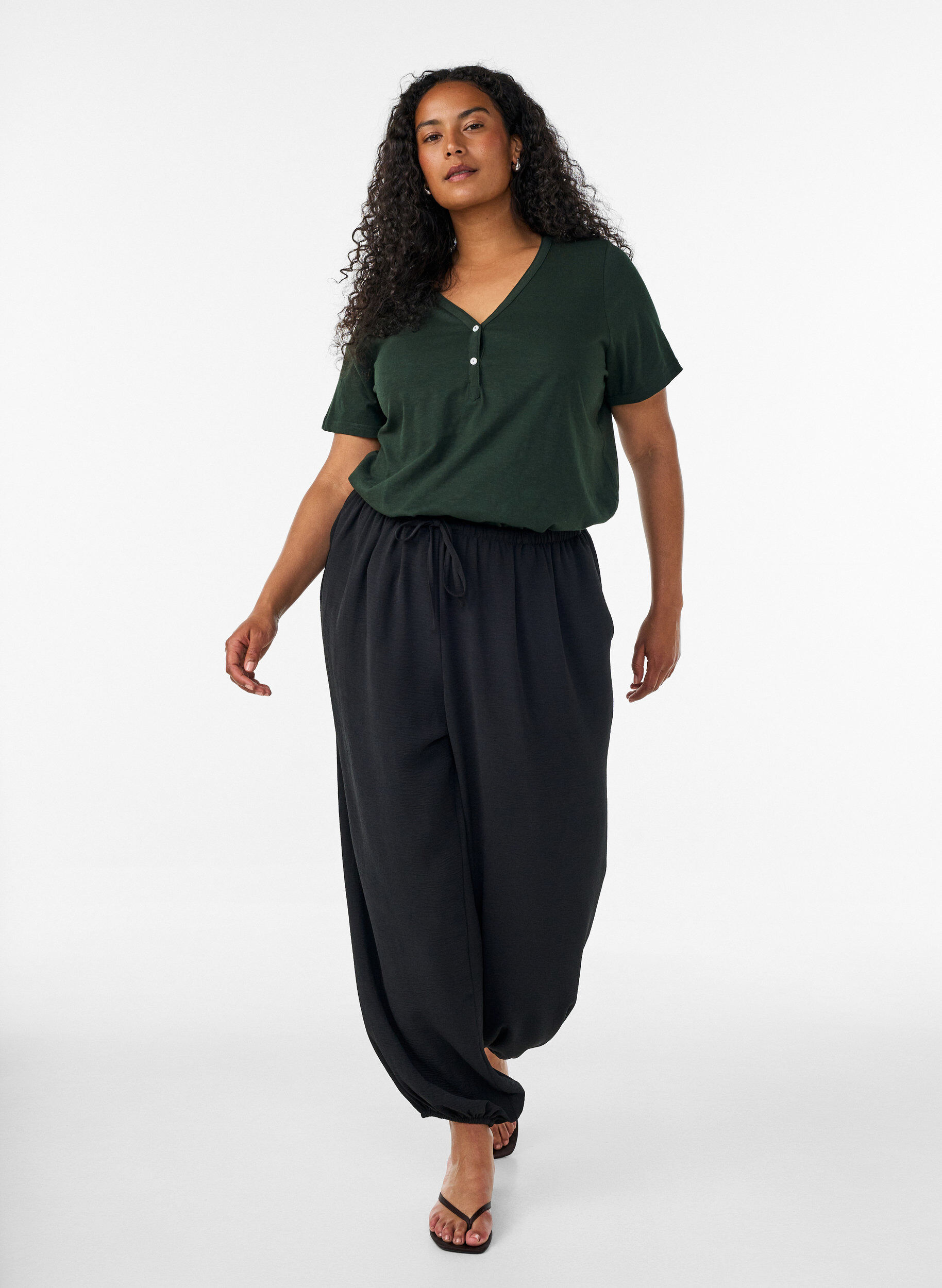 ZizziT-shirt met knoopdetail, Groen, Model image number 1