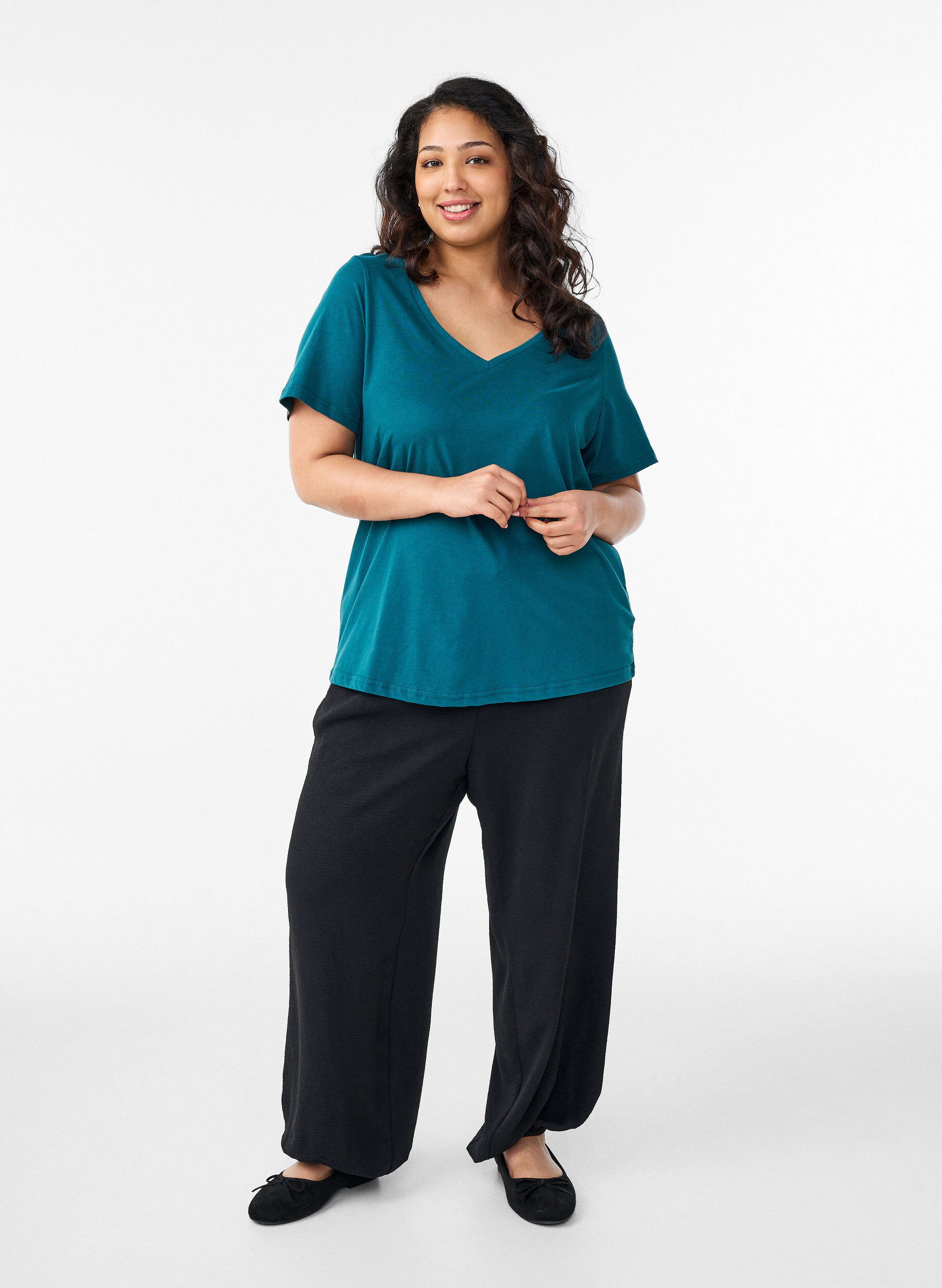 ZizziT-shirt col V, Vert fonc&eacute;, Model image number 1