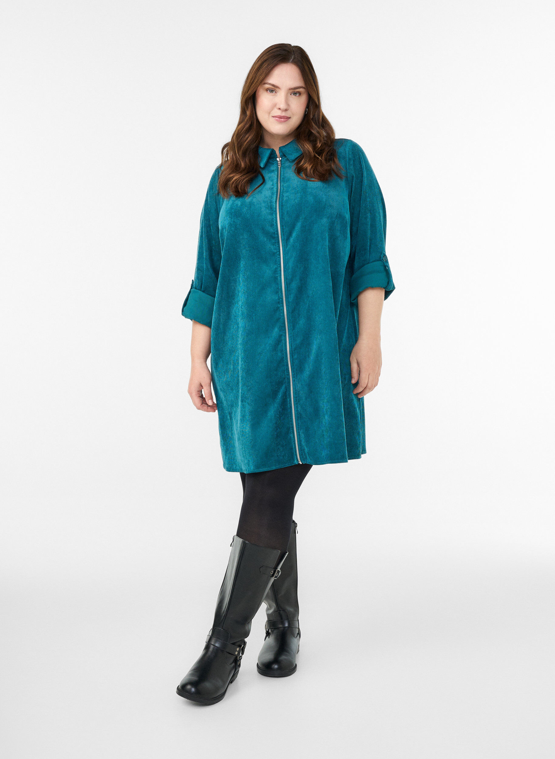 Zizzi Robe en velours c&ocirc;tel&eacute; avec zip et manches 3/4, Vert fonc&eacute;, Model image number 1