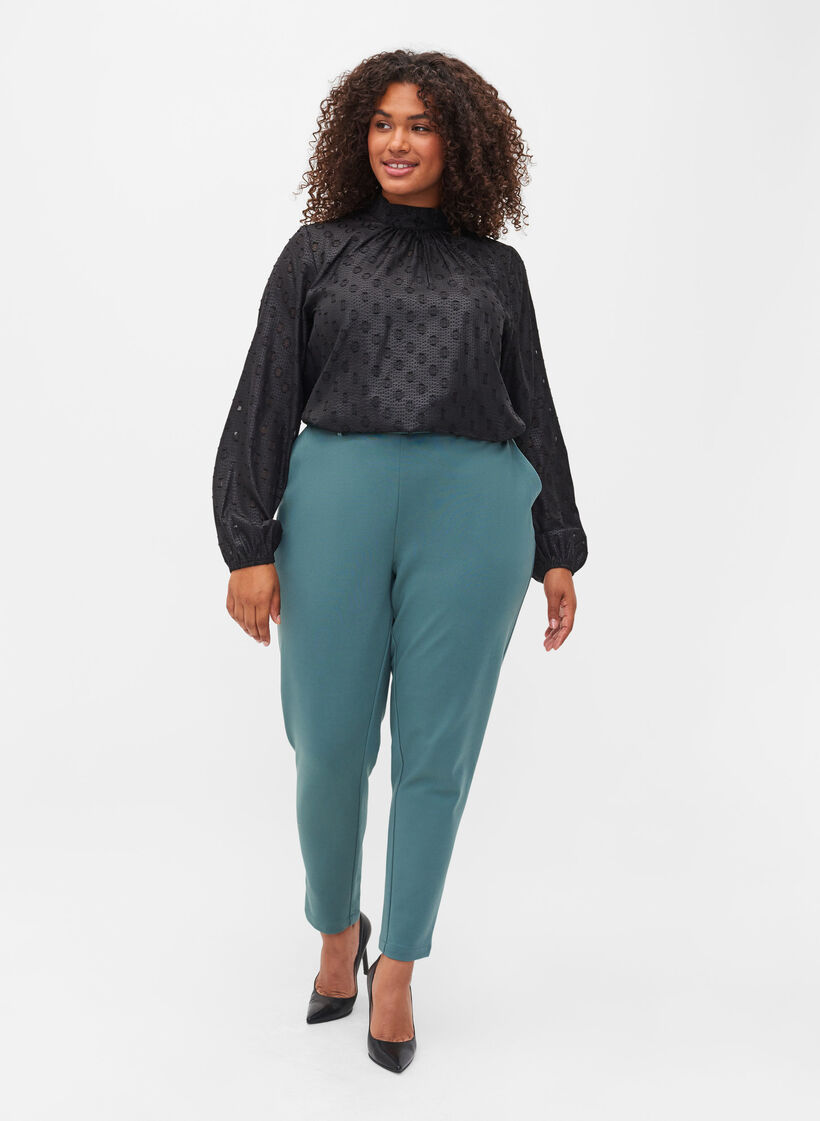 Cropped broek met zakken, Silver Pine, Model image number 0