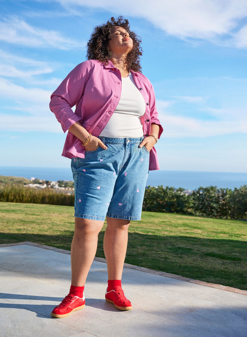 Shorts en jean taille haute ornés de cœurs brodés, Bleu Clair, Image image number 0