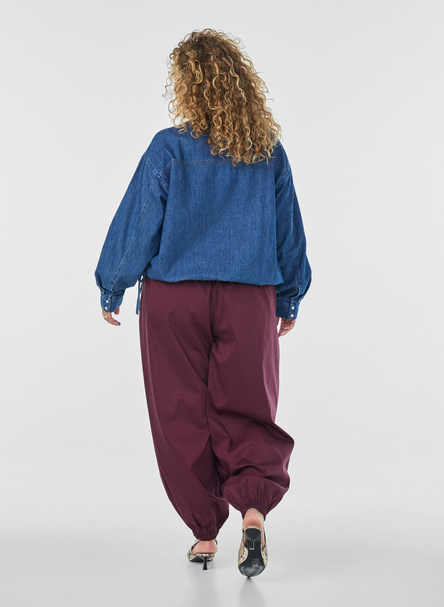 ZizziBallonbroek met zakken en een elastische tailleband, Rood, Model image number 1