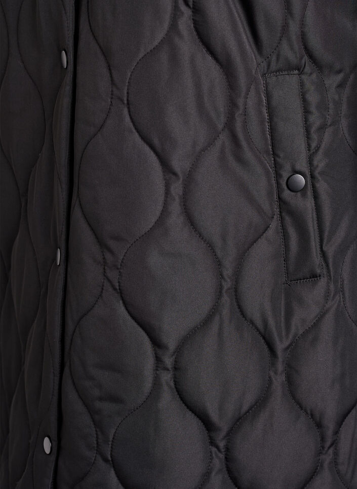 Halflange gewatteerde jas met een capuchon, Zwart, Packshot image number 3