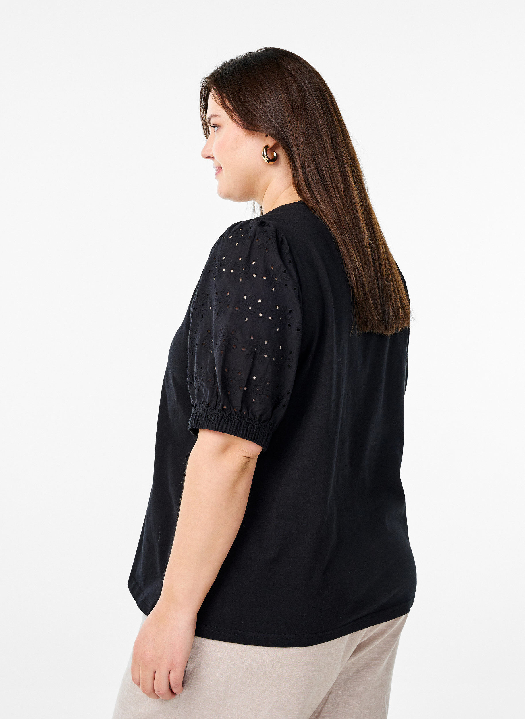 ZizziT-shirt met mouwen van broderie anglaise, Zwart, Model image number 2