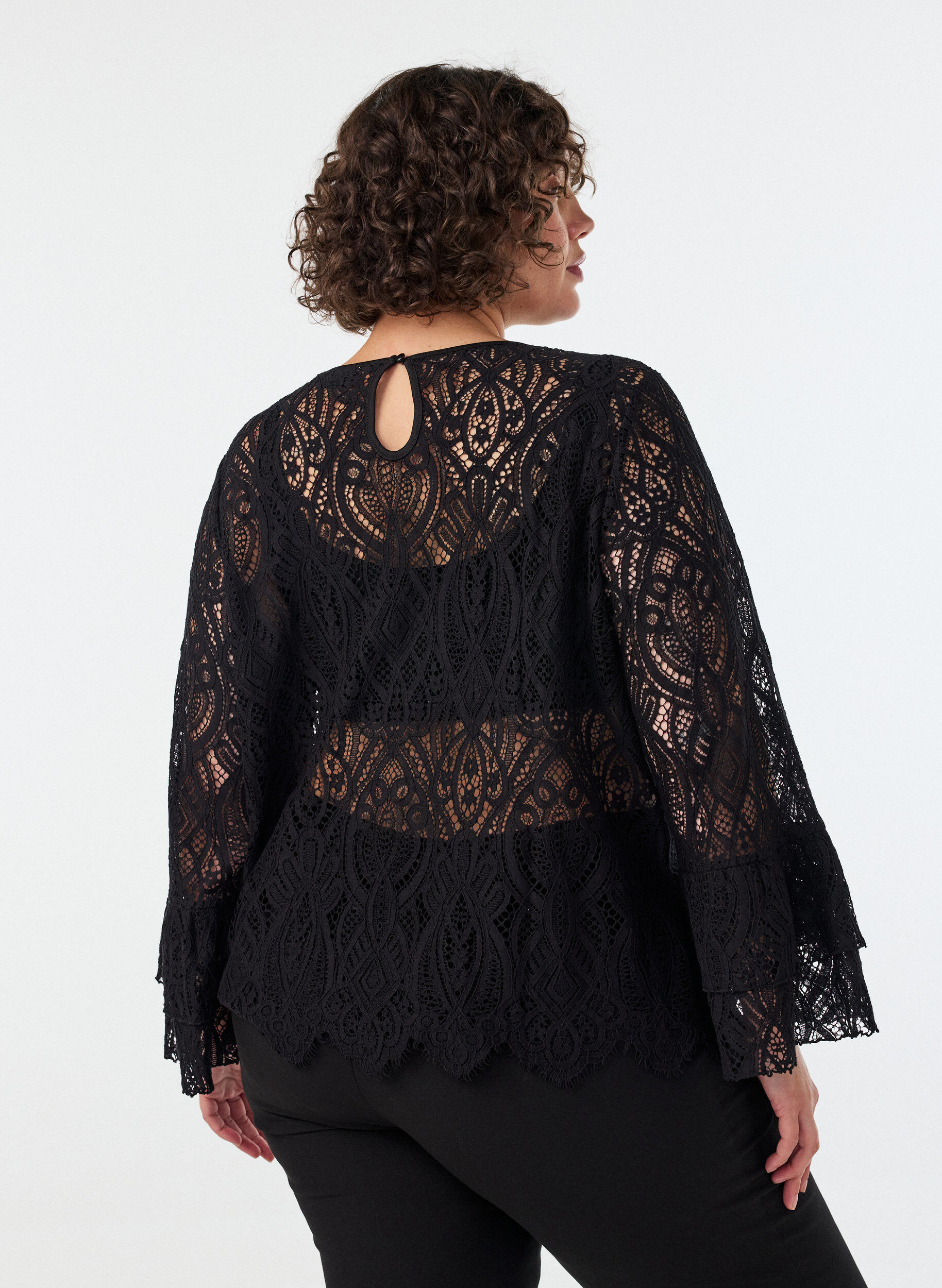 ZizziBlouse en dentelle avec manches longues trompette et volants, Noir, Model image number 2