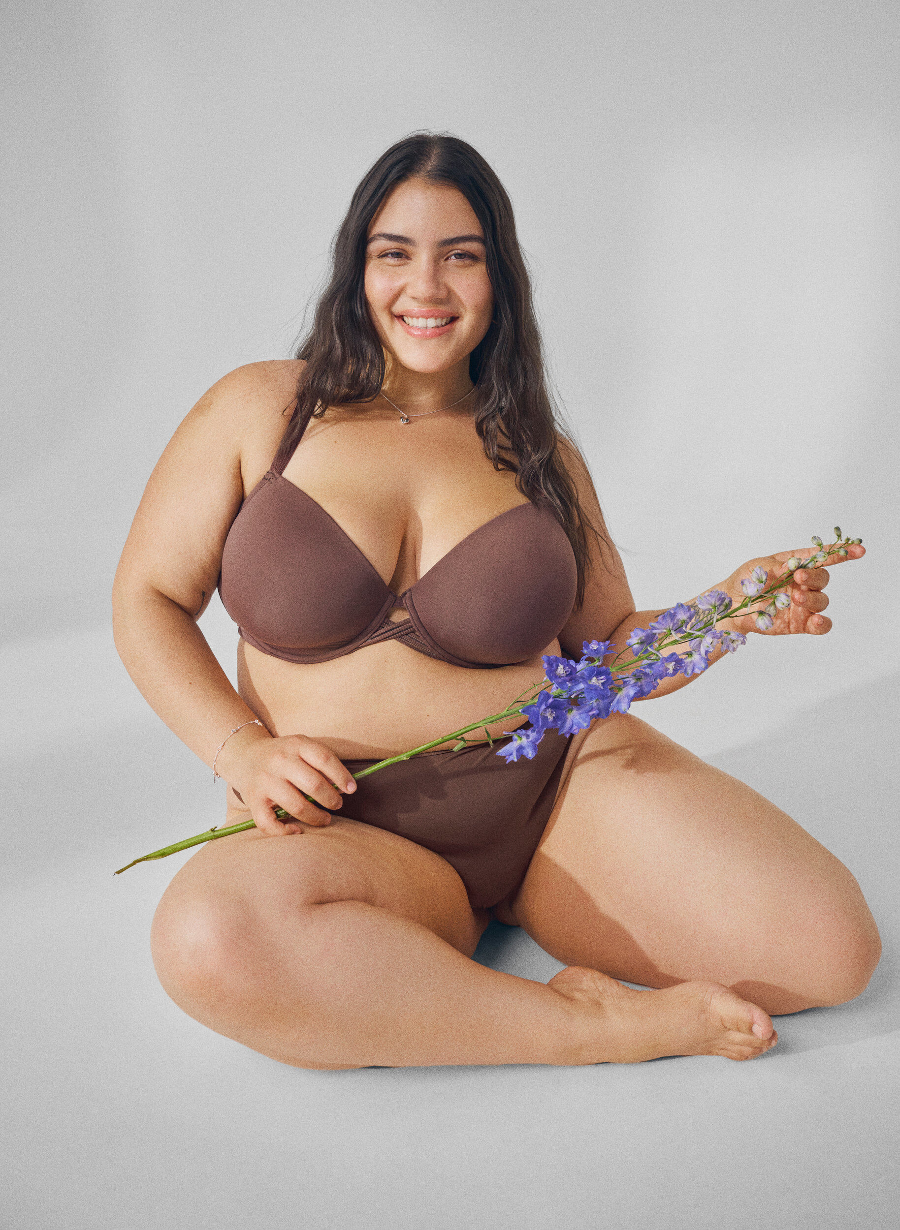 ZizziVoorgevormde beha met decoratie midden voor, Bruin, Image image number 0