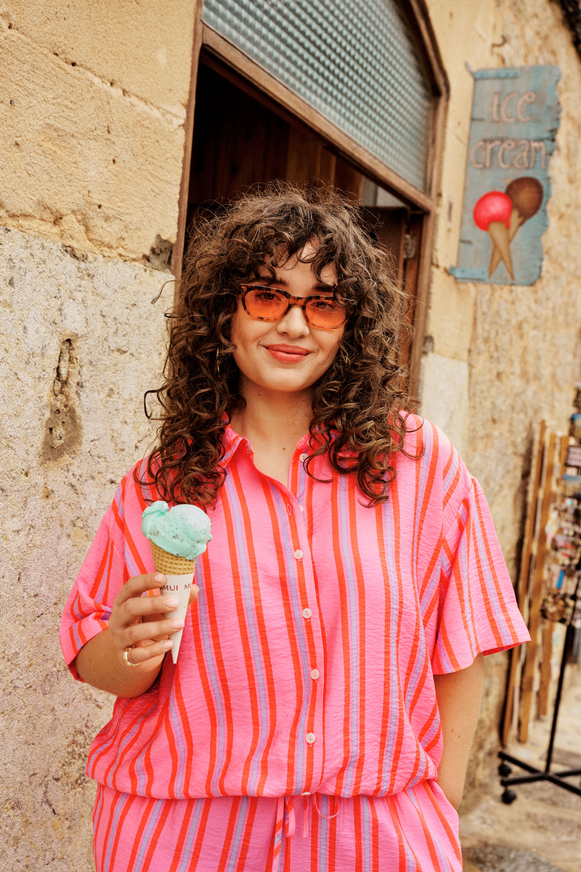 ZizziRoze zomerse gestreepte look, , Model