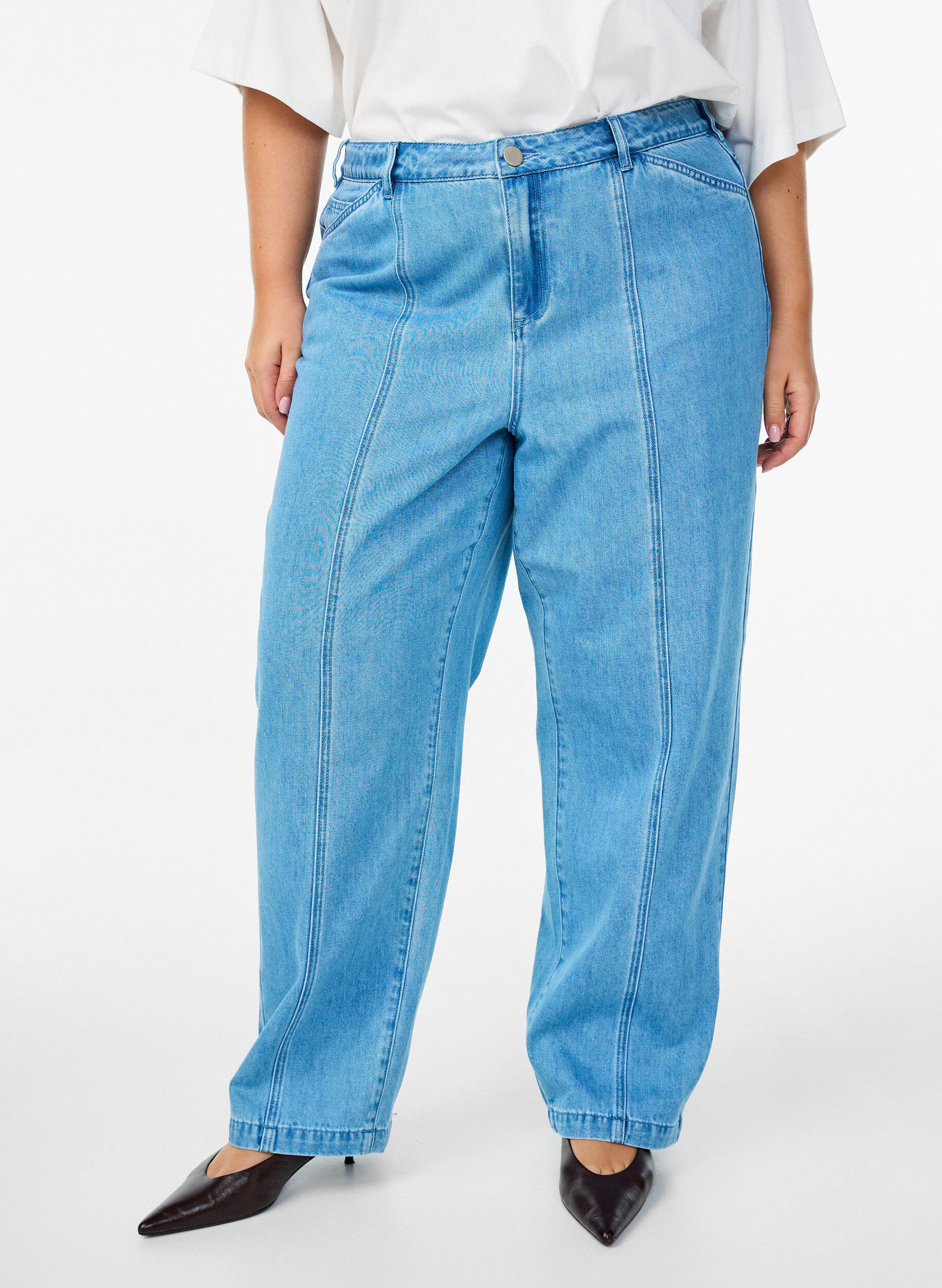 ZizziKiana jeans met een straight-fit en gedurfde stiksels, Blauw, Model image number 2