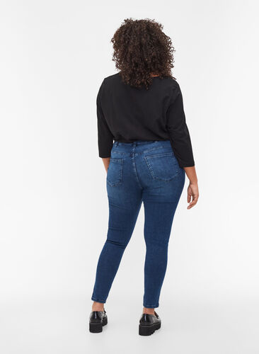 Promotieartikel - Cropped Amy jeans met split, Blue denim, Model image number 1
