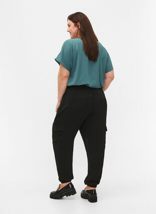 Pantalon à poches cargo, Black, Model image number 1