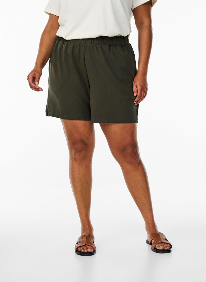 Shorts amples avec des poches, Vert, Model image number 2