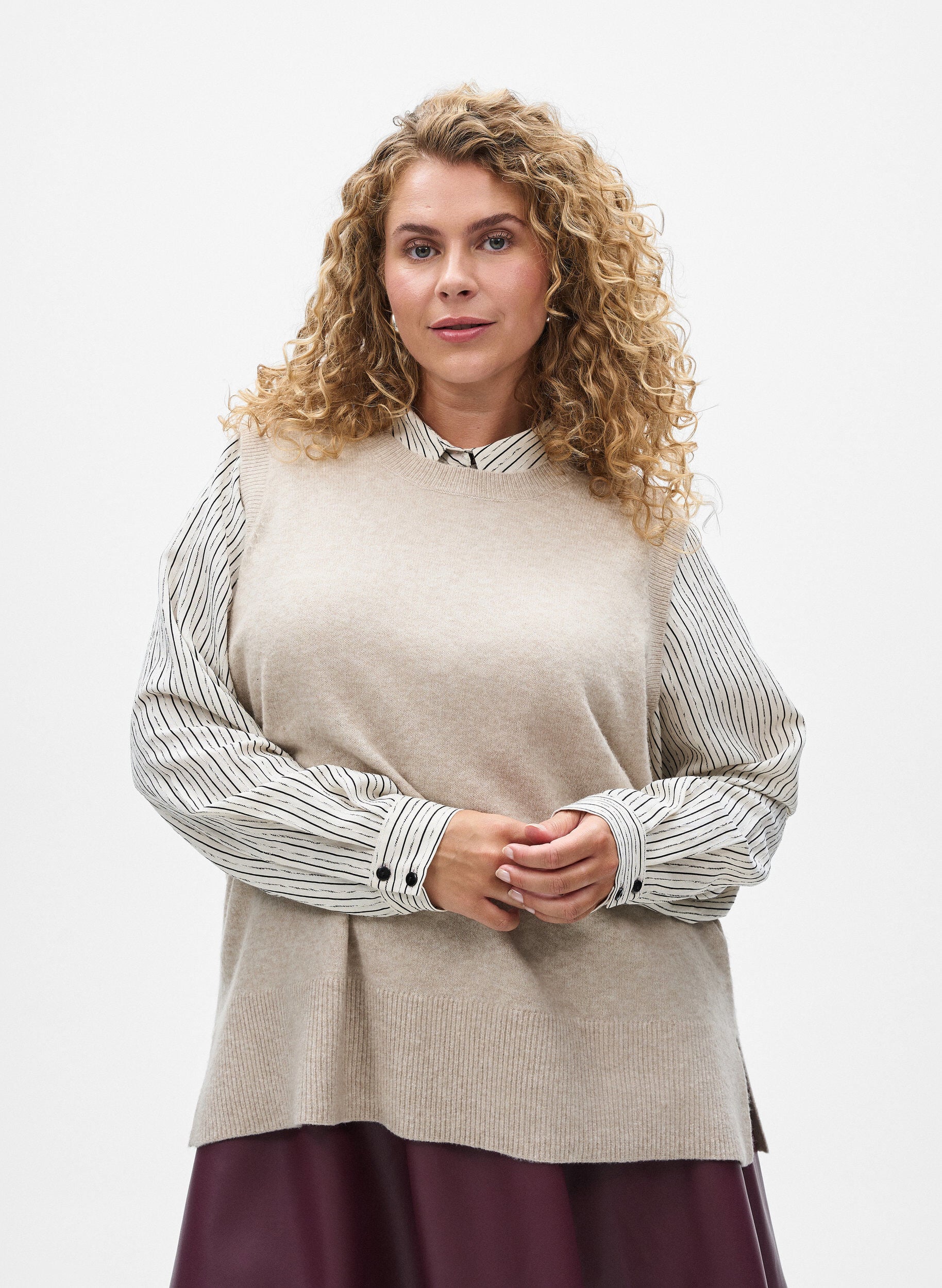 ZizziGilet tricot&eacute; avec bords c&ocirc;tel&eacute;s, Beige, Model image number 0