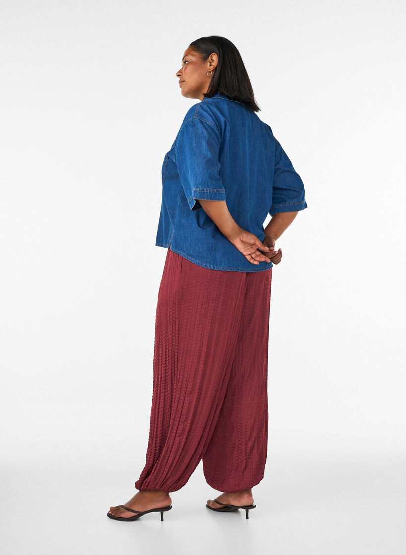 Ballonbroek met structuur en elastische taille, Rood, Model image number 1