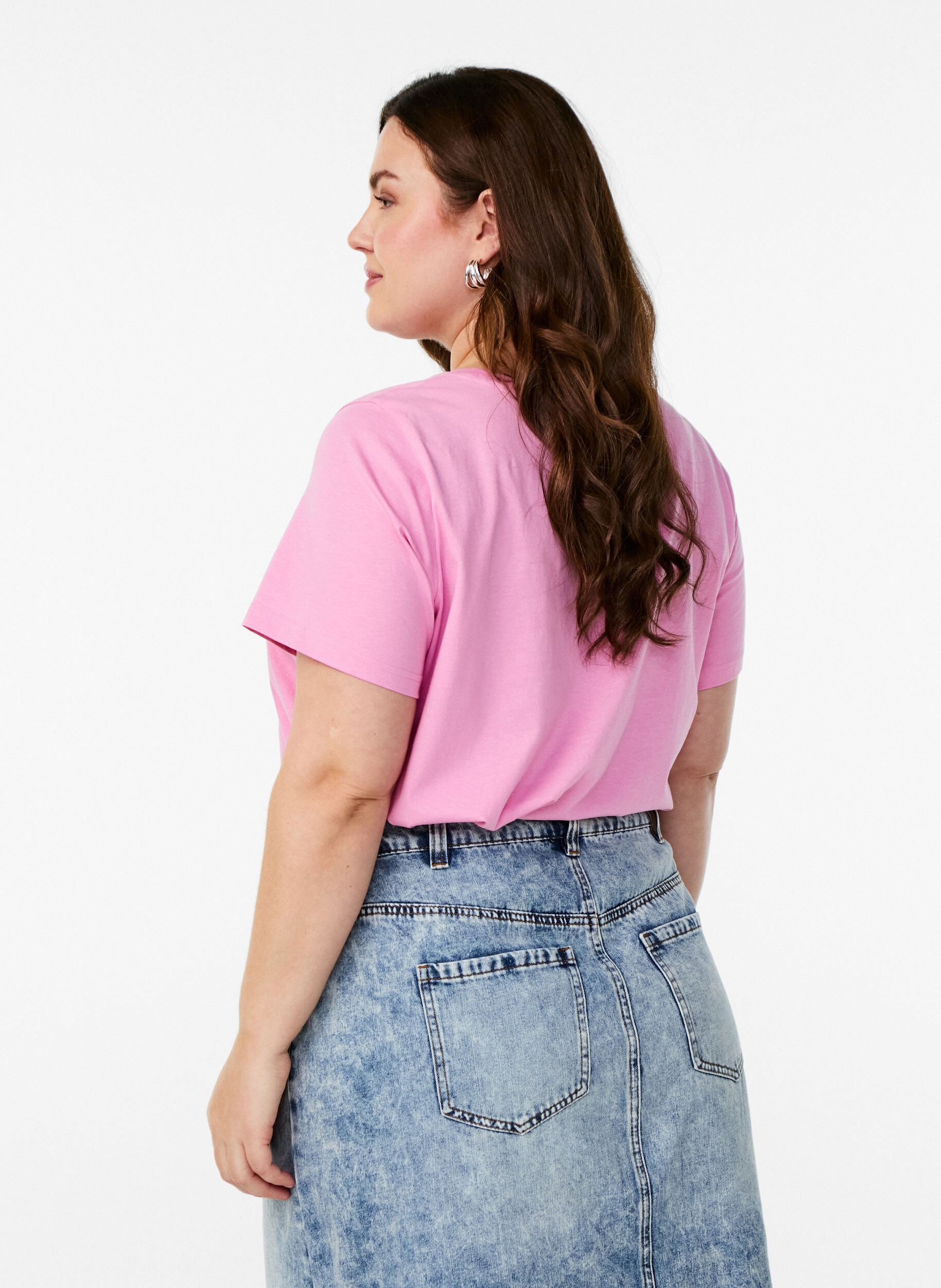 Zizzi T-shirt avec broderie fraise, Begonia P. W. Berry, Model image number 1