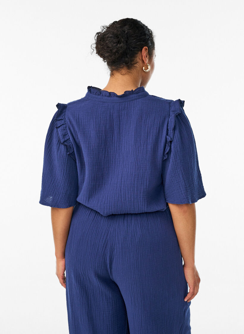 Blouse en mousseline de coton avec broderie anglaise et manches 1/2, Bleu, Model image number 2