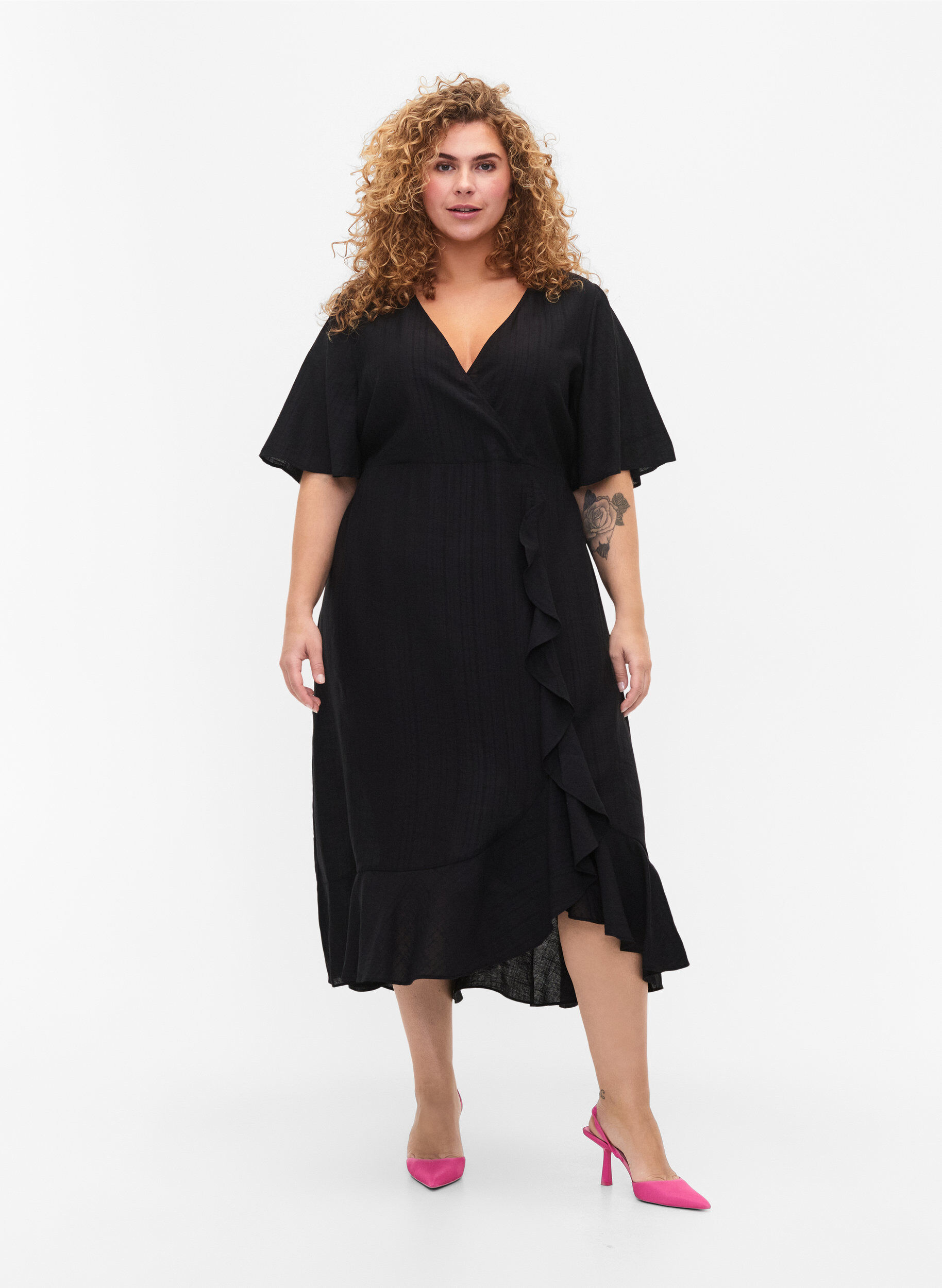 Zizzi Robe midi &agrave; manches chauve-souris, Black, Model image number 0