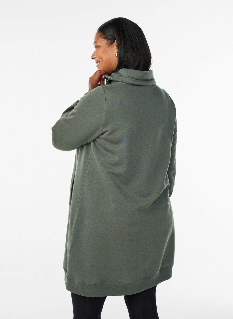Kort sweatshirt jurk met hoge kraag en zakken, Groen, Model image number 2