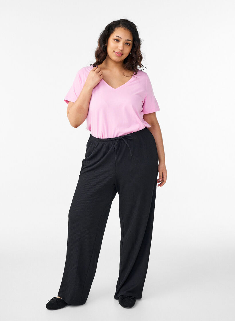 T-shirt col V, Rose, Model image number 1