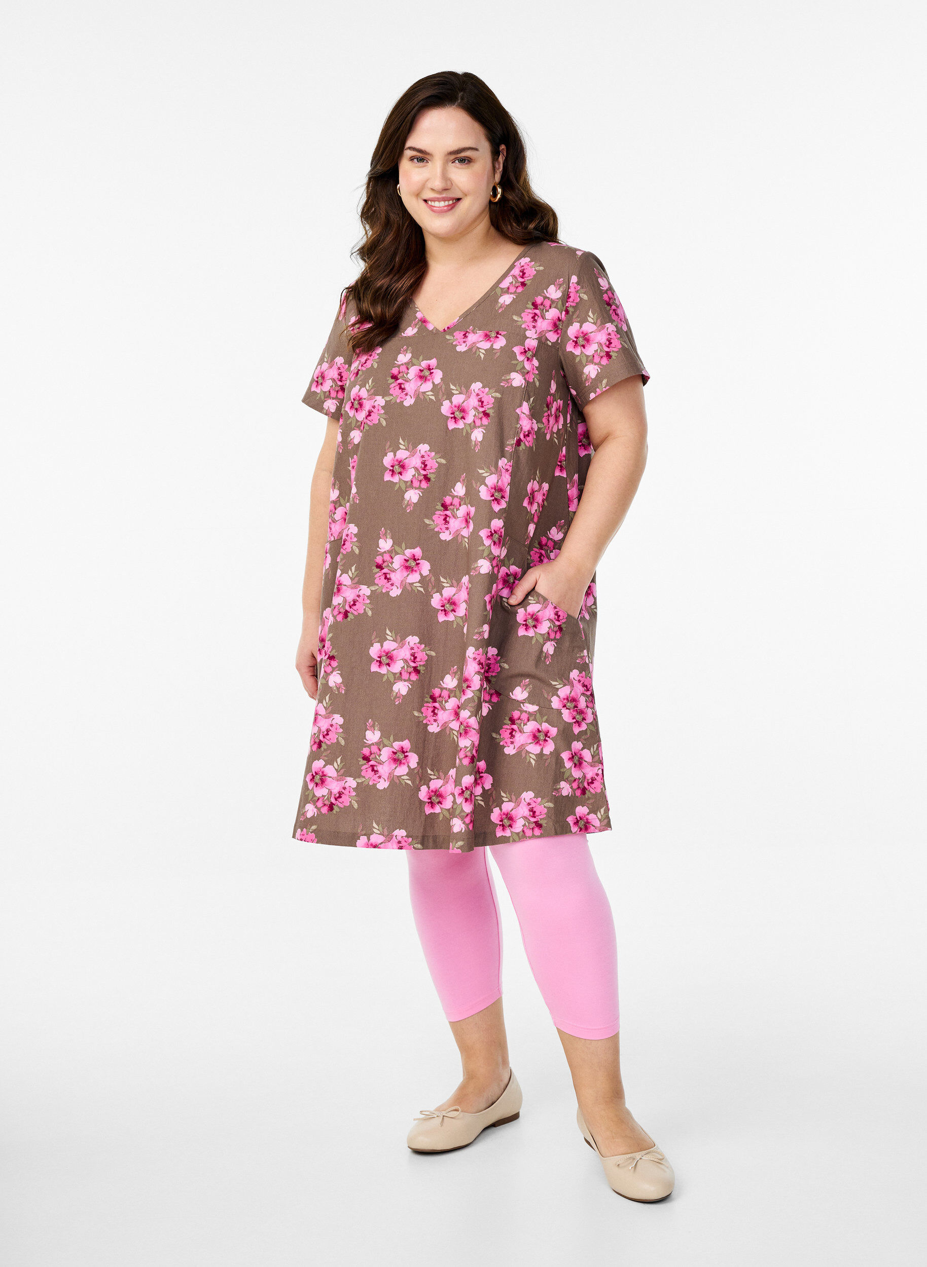 ZizziKorte a-lijn jurk met bloemenprint, Bruin, Model image number 1