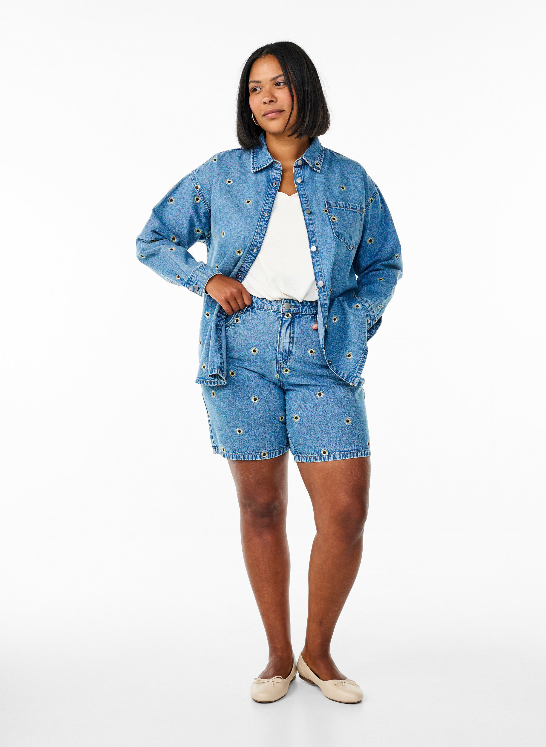 ZizziDenim shirt met geborduurde aardbeien, Blauw, Model image number 1