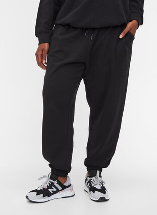 Pantalon de jogging ample avec des poches, Black, Model image number 2