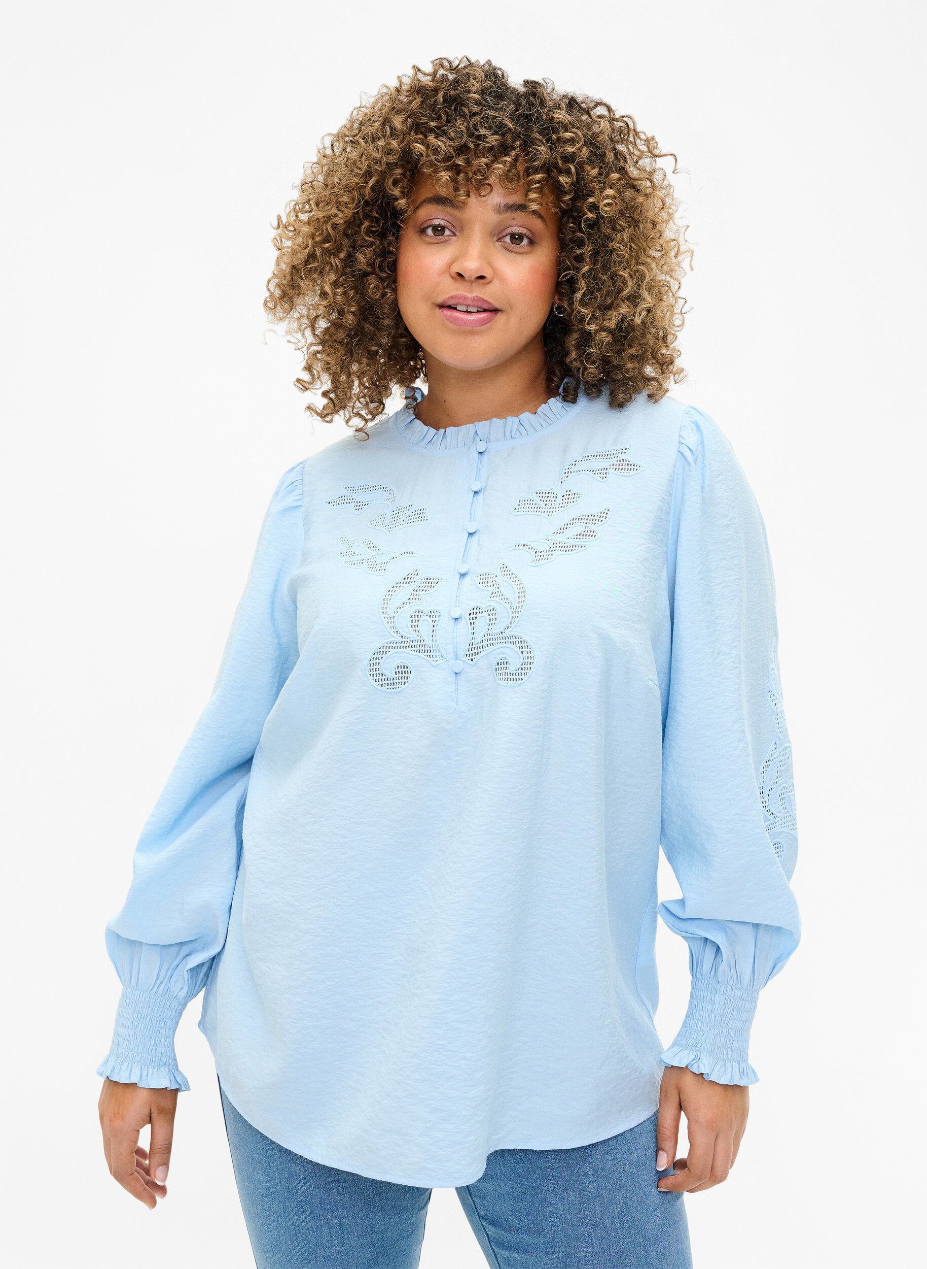 ZizziBlouse met ruches en broderie anglaise, Chambray Blue, Model image number 0