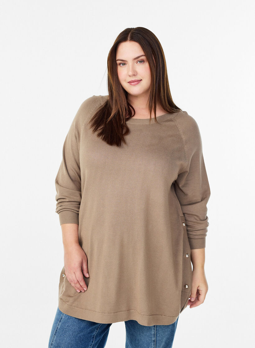 Blouse en maille avec boutons sur le c&ocirc;t&eacute;, Beige, Model image number 0