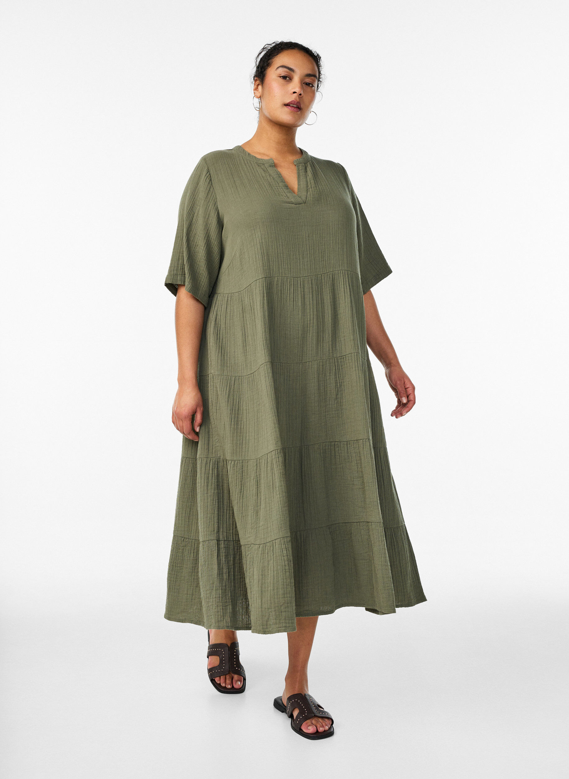 Robe midi coupe &eacute;vas&eacute;e en mousseline de coton, Vert, Model