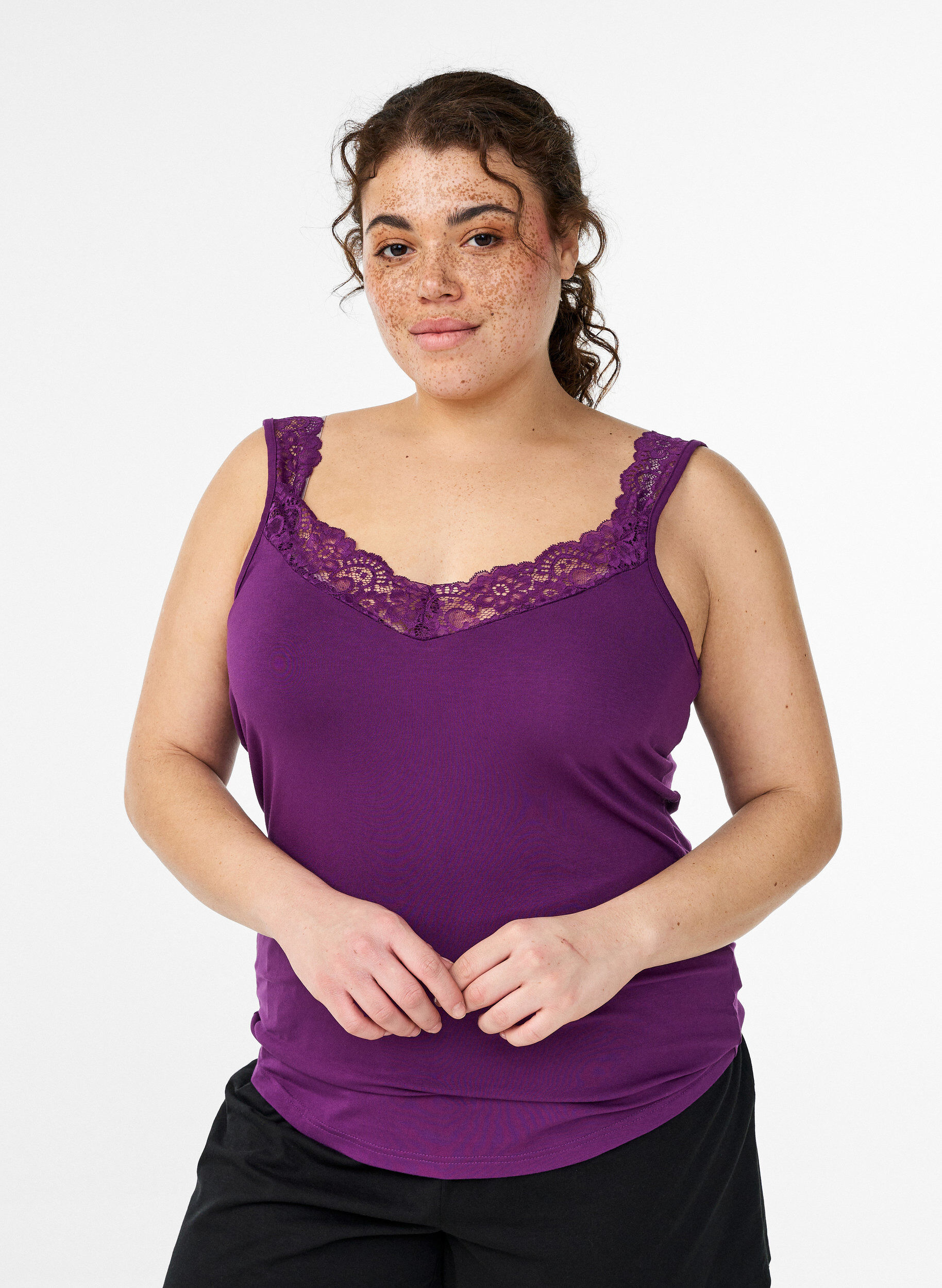 Top en viscose avec bord en dentelle, Violet, Model