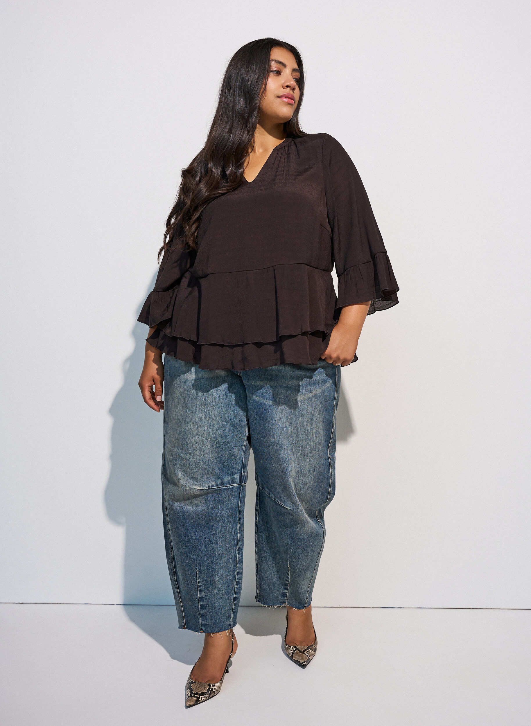 ZizziBlouse &agrave; manches 3/4 et volants, Marron, Model image number 1