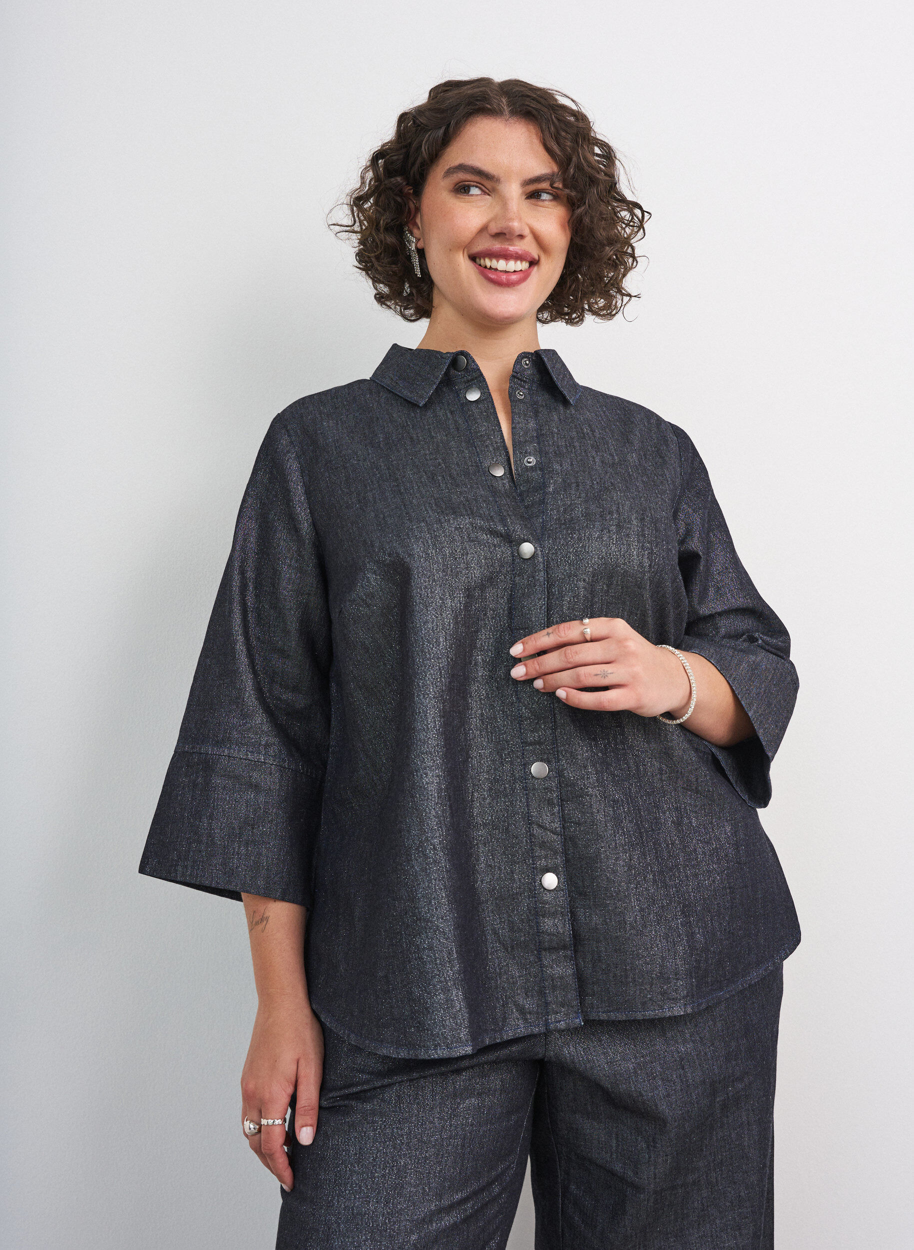 ZizziChemise en jean avec fil paillet&eacute; et manches 3/4, Gris anthracite, Model image number 0