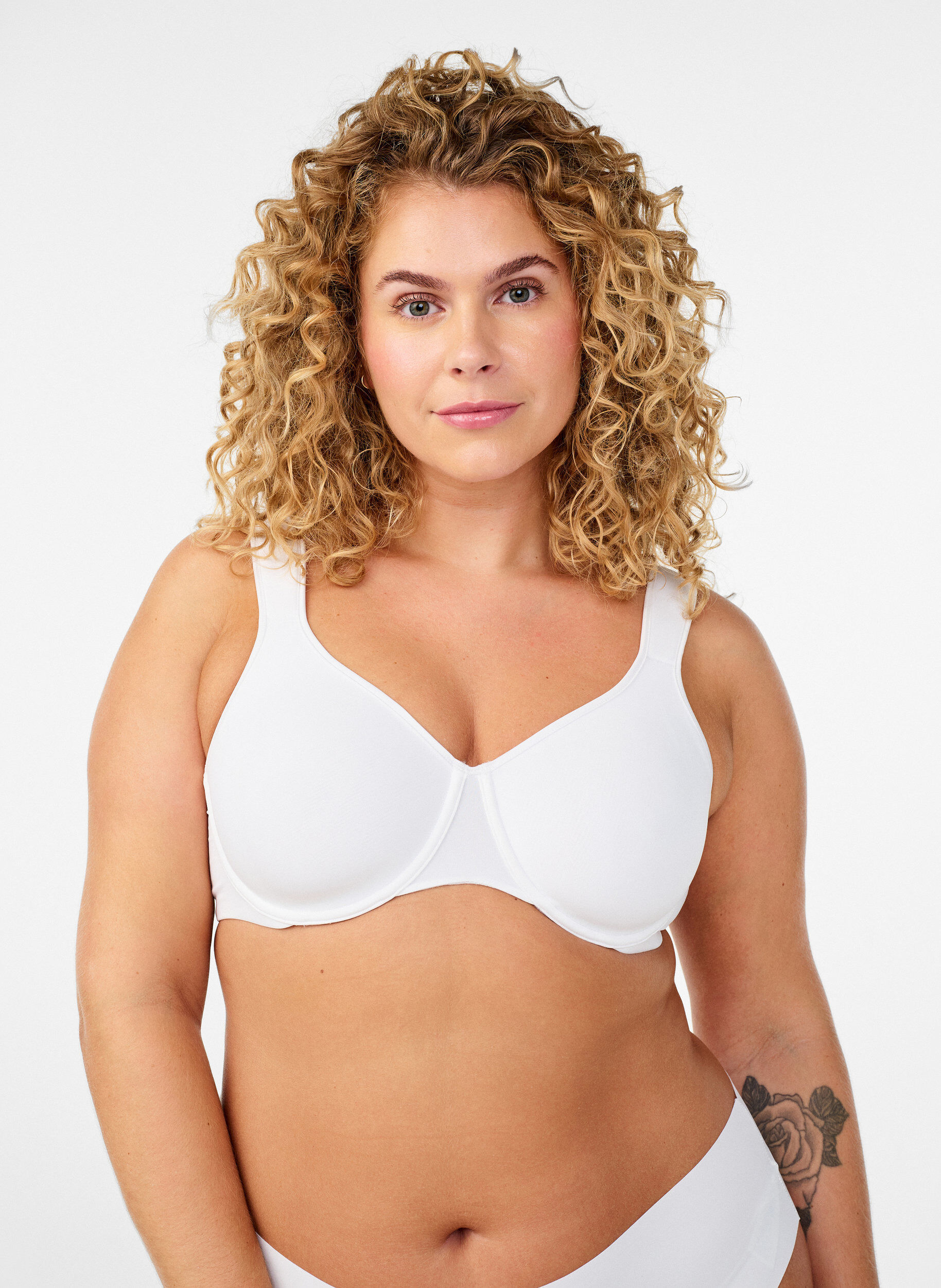 Soutien-gorge minimiseur avec bretelles rembourr&eacute;es, Blanc, Model