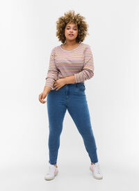 super slim fit Amy jeans met hoge taille, Light blue, Model