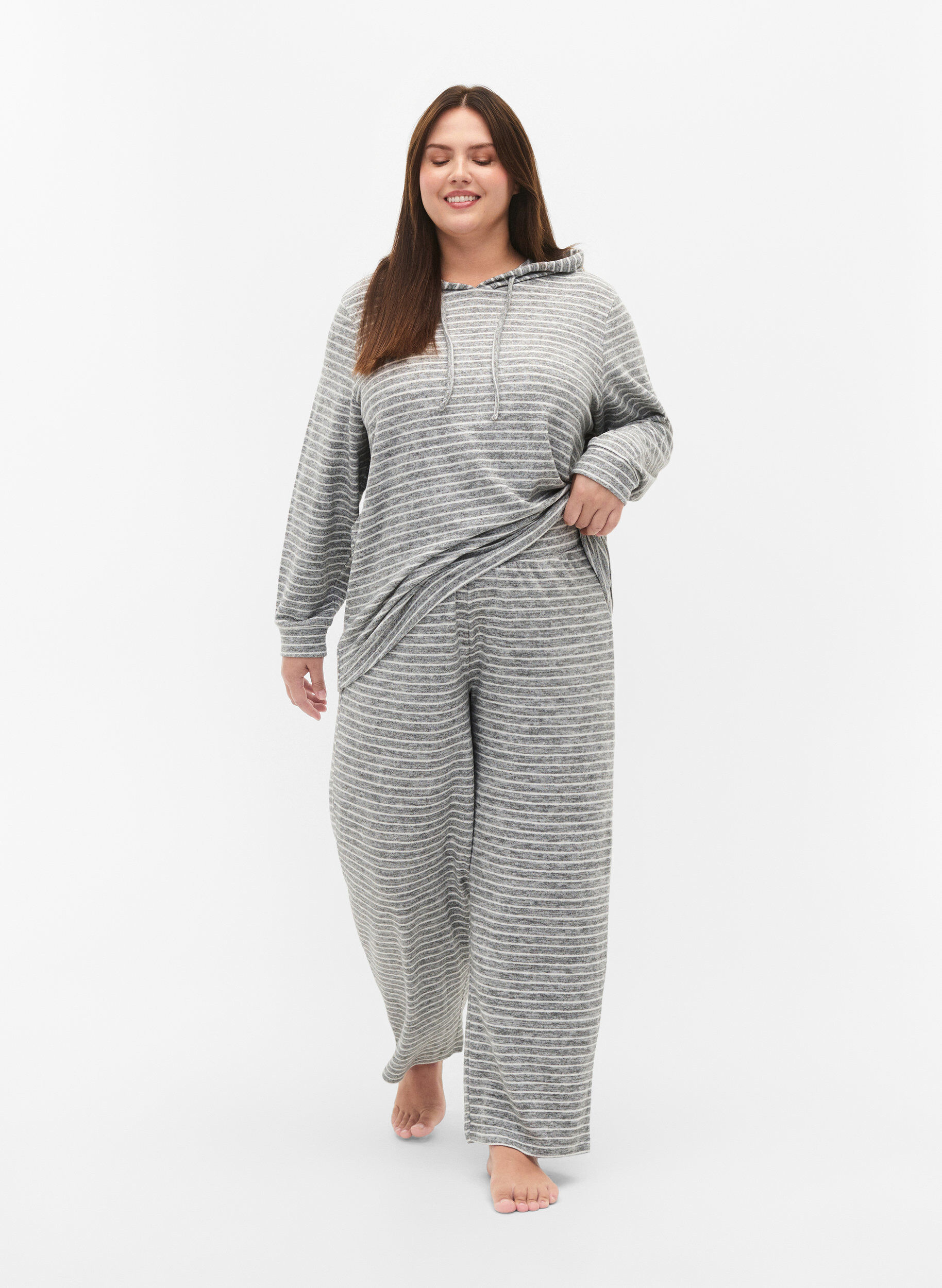 Zizzi Sweat &agrave; capuche ample avec des rayures, DGM Stripe, Model image number 3