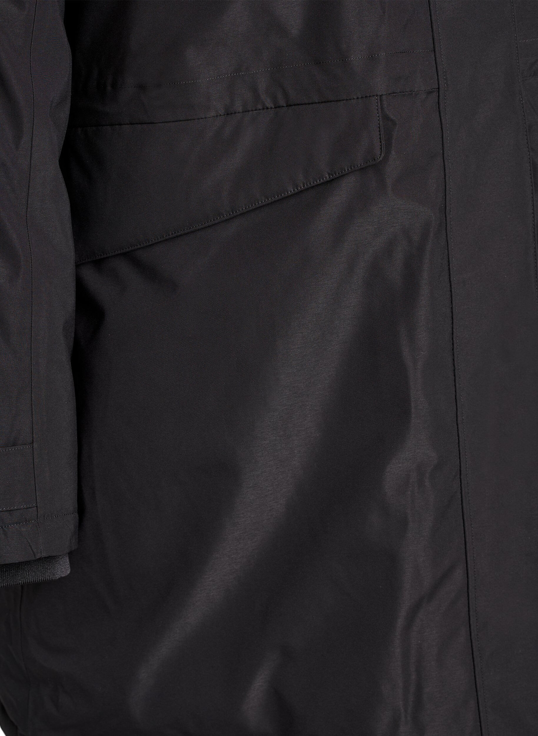 Zizzi Parka d&eacute;perlante &agrave; capuche et d&eacute;tails fonctionnels, Noir, Packshot image number 3