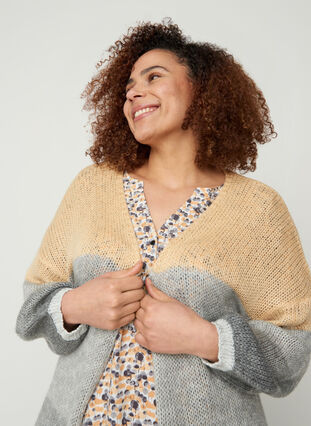 Cardigan long rayé en maille, Grey Comb as sample, Model image number 1
